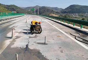 玉林路基加固
